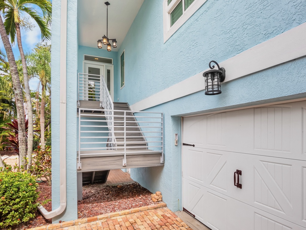 Parking for 4 vehicles