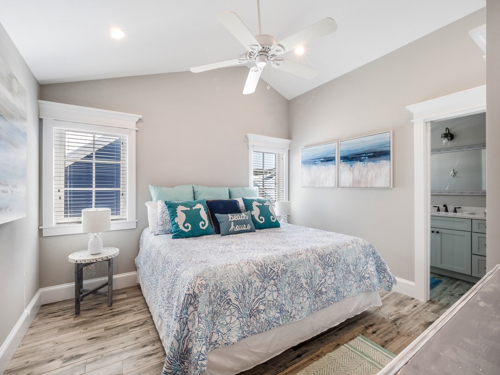 Second Bedroom (2nd Floor), King bed