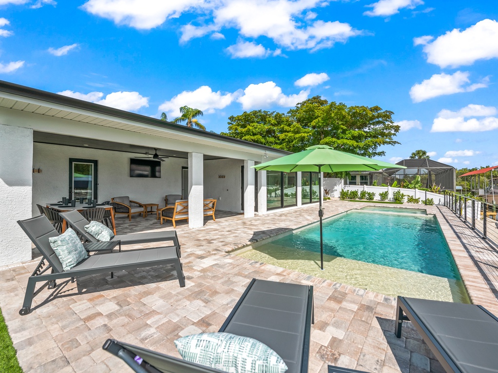 Private Pool and Spa