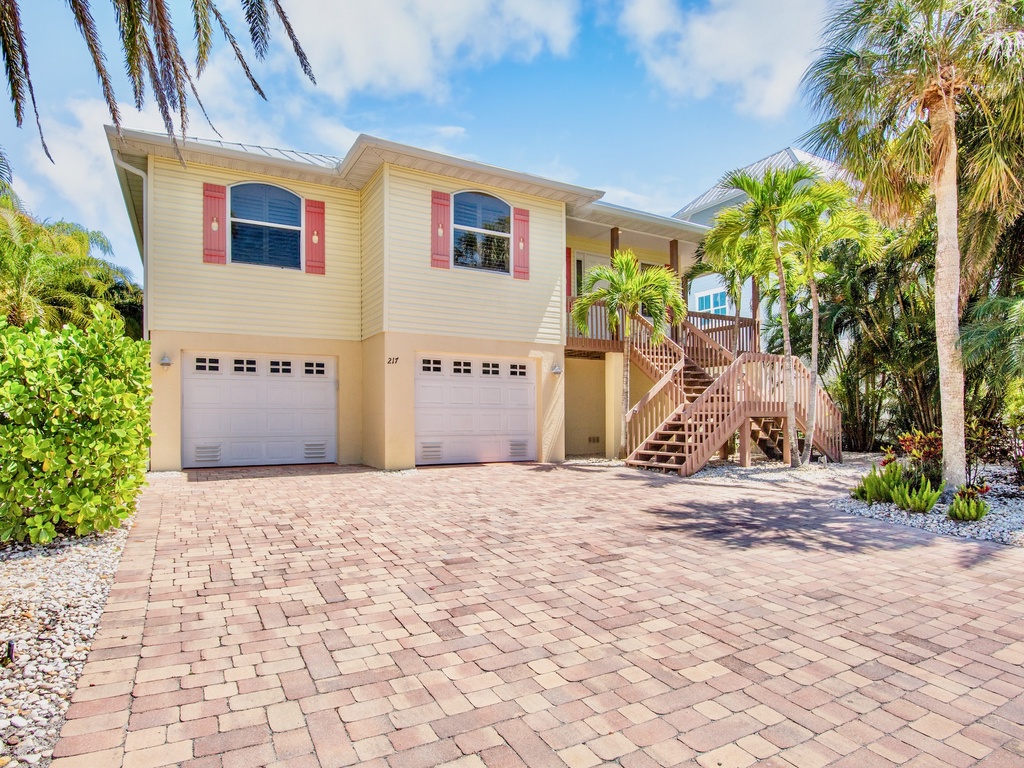 Carefree Cay by Anna Maria Island Accommodations