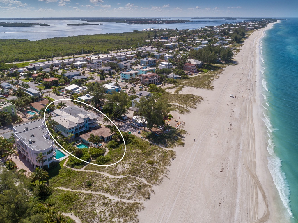 Palm Gables 110 - Central Island Location