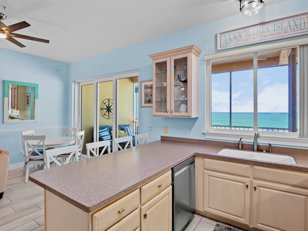 Breakfast Bar - Seating for 4