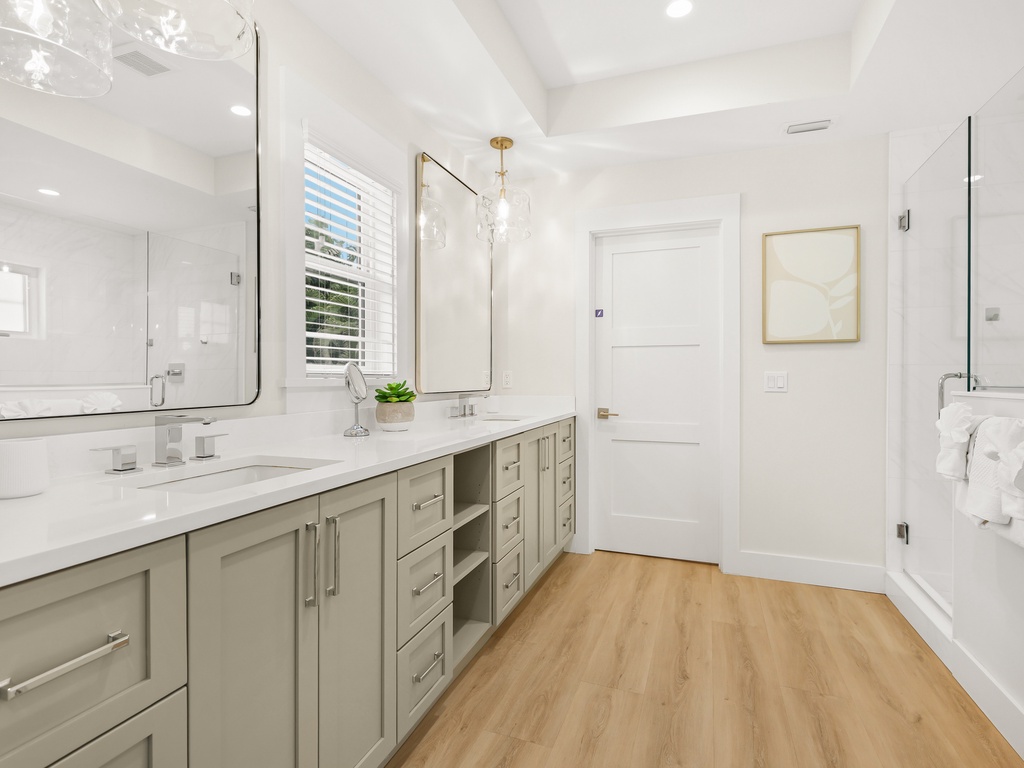 Primary Bathroom, Ensuite