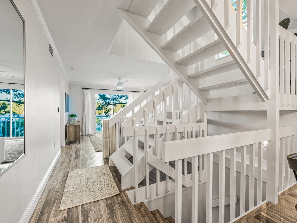 Sea La Vie - AMI Locals