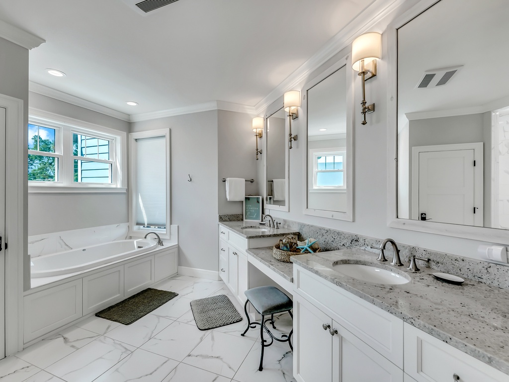 Primary Bathroom, Ensuite