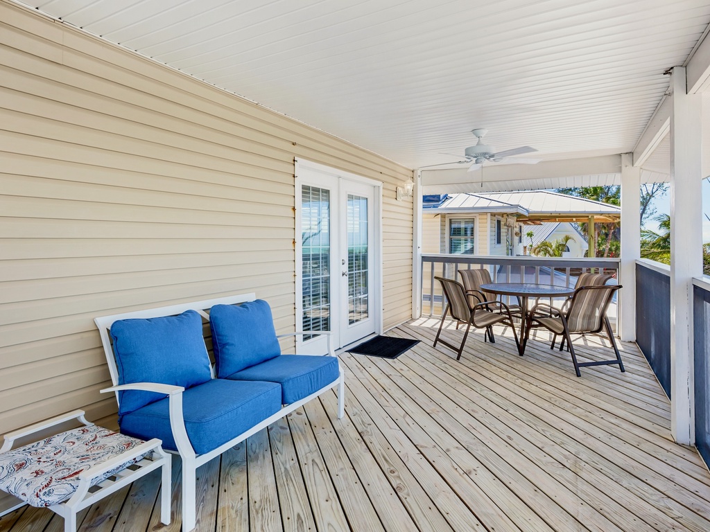 Balcony Seating, Dining Area
