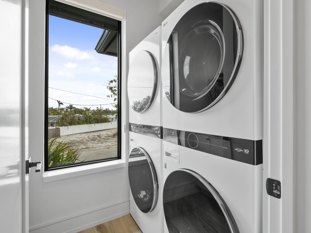 Washer Dryer combo area