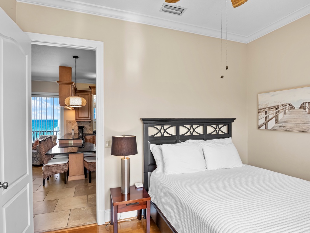 Second Bedroom, Queen