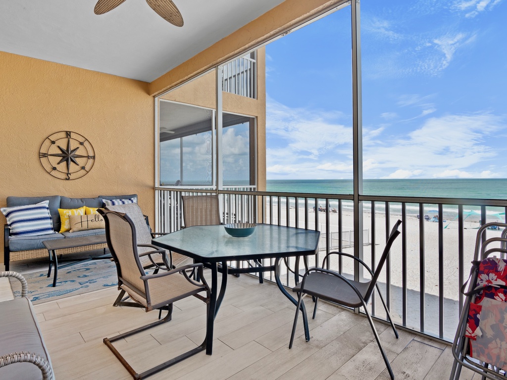 Balcony, Dining Area