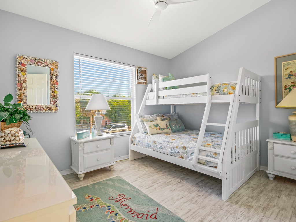 Third Bedroom- Twin/Full Bunk