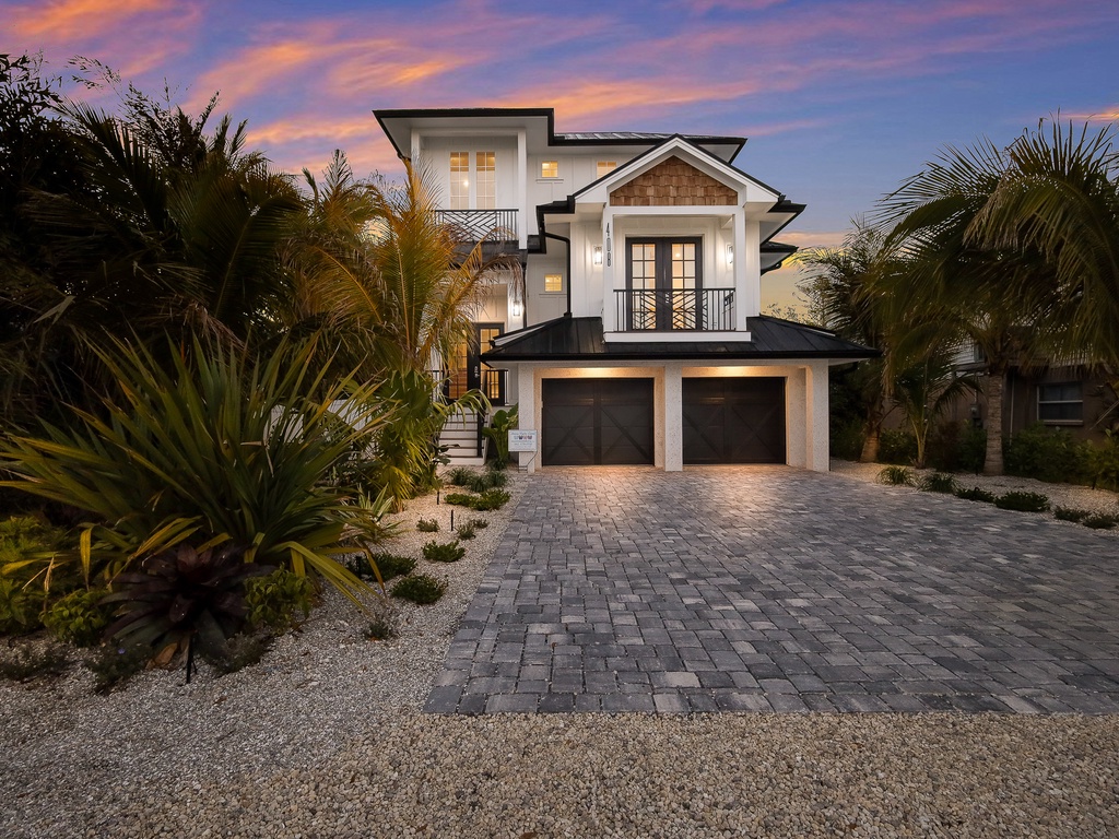 Exterior of Boundless Waves