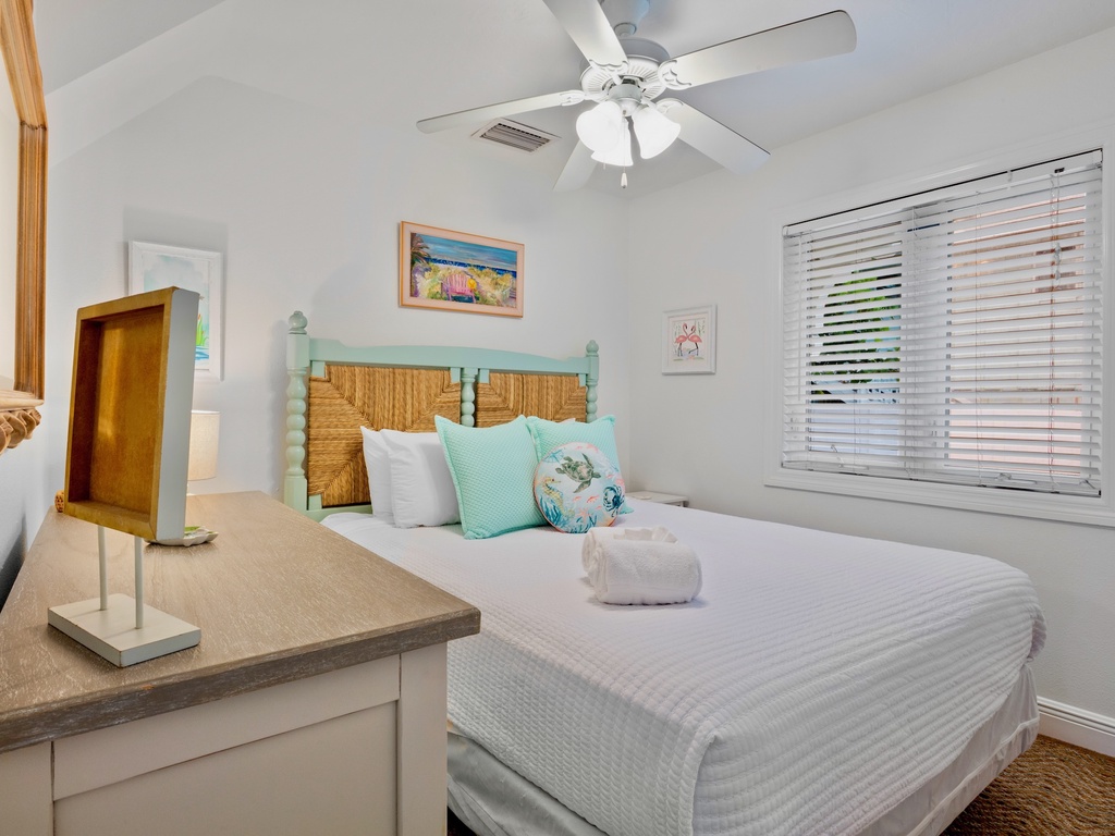 Third Bedroom (First Floor) - Queen Bed