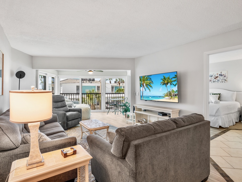 The Twins Hideaway at Sun Plaza West