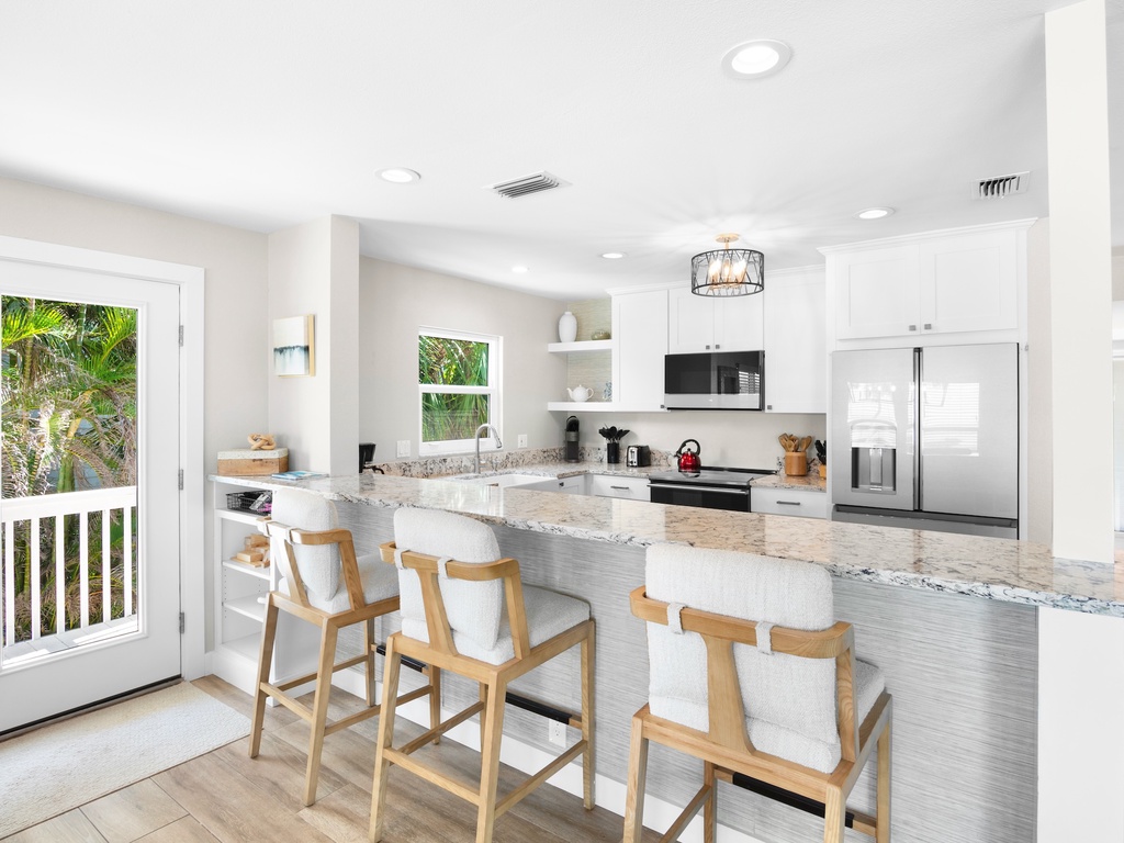 Fully Equiped Kitchen, Breakfast Bar