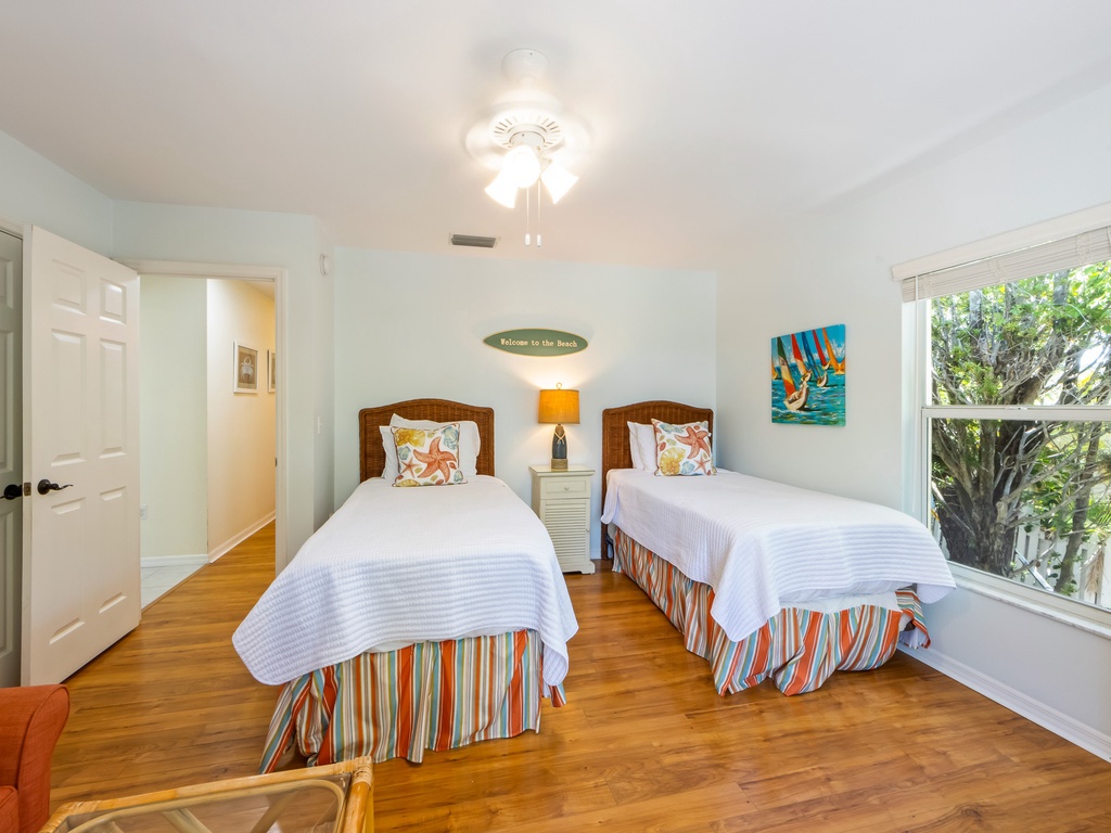 Third Bedroom - Two Twins
