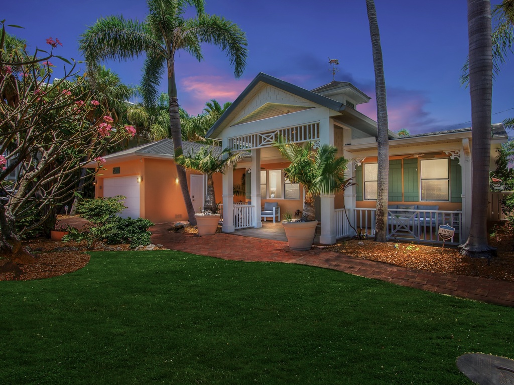 Honu Hale by Anna Maria Island Accommodations