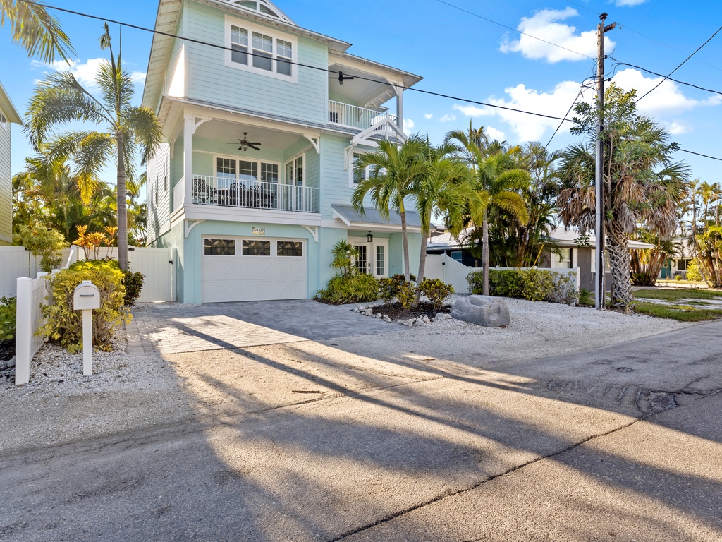 Blue Tide by Anna Maria Vacations