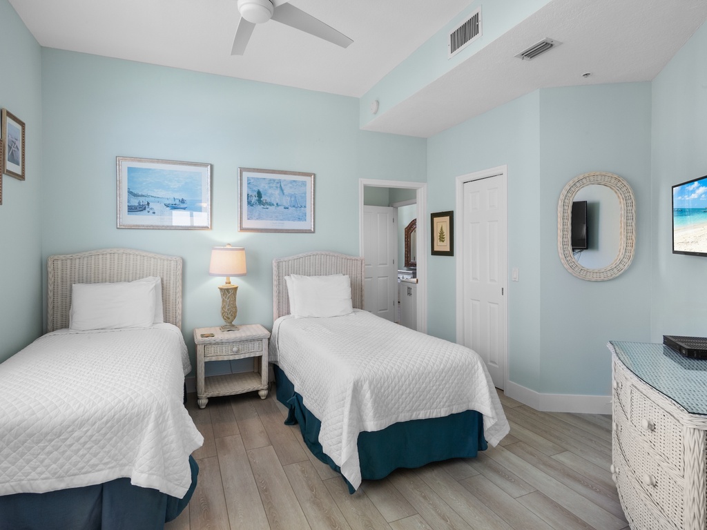 Second Bedroom, Two Twins