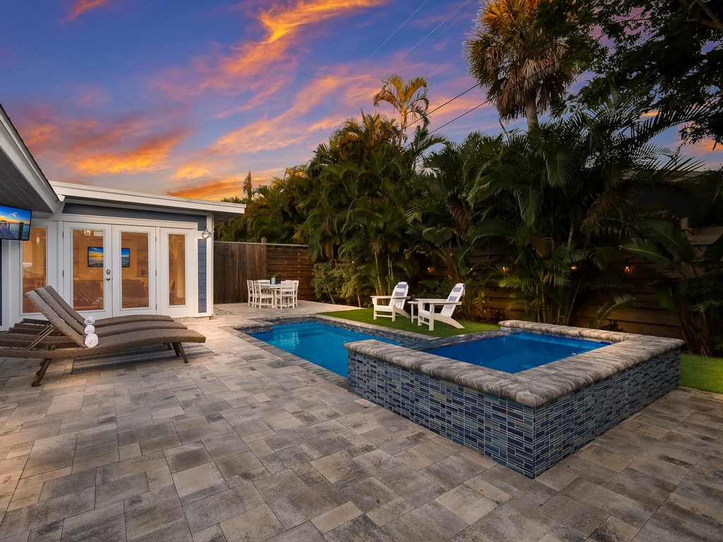 Pool Seating for Lounging