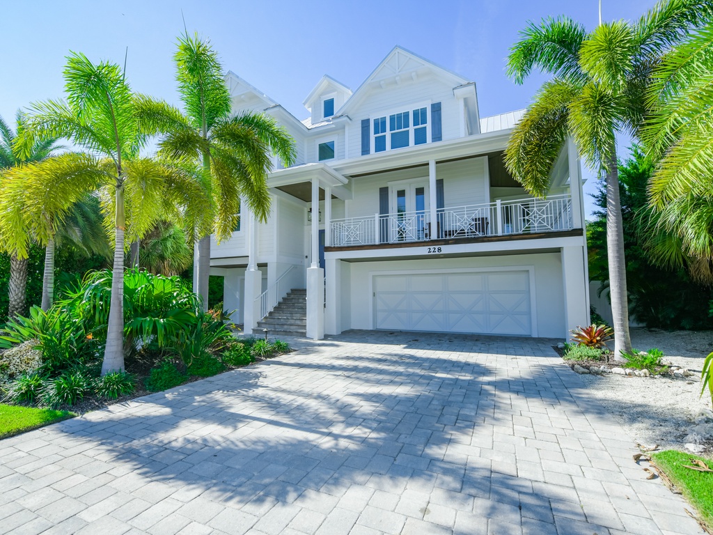 Serenity Beach - AMI Locals