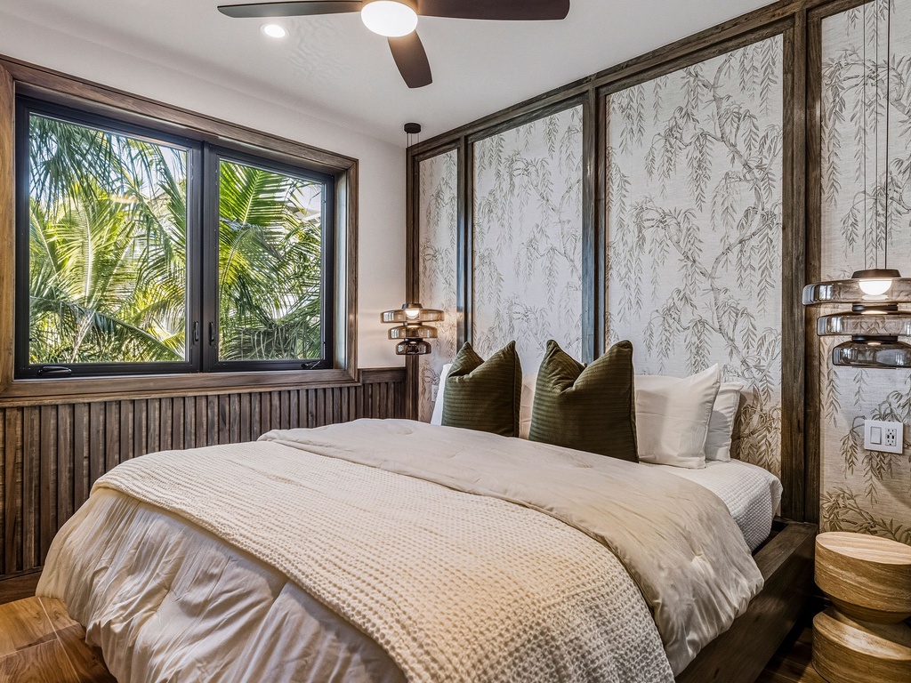 Second Bedroom, King bed