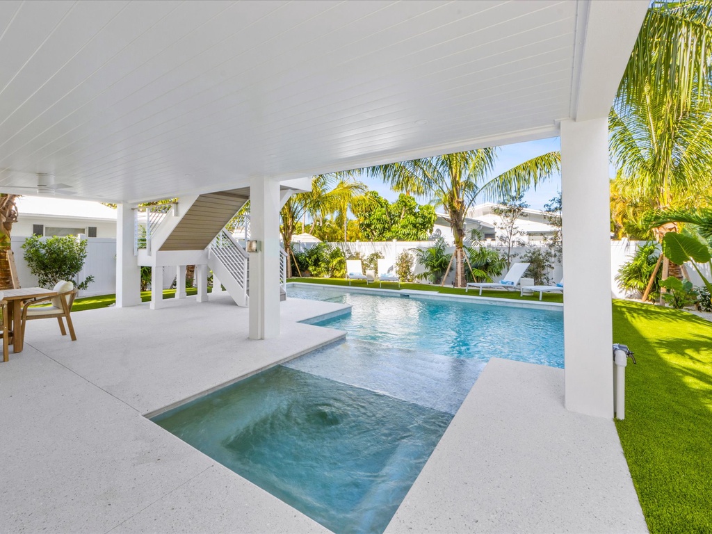 Private Pool and Spa