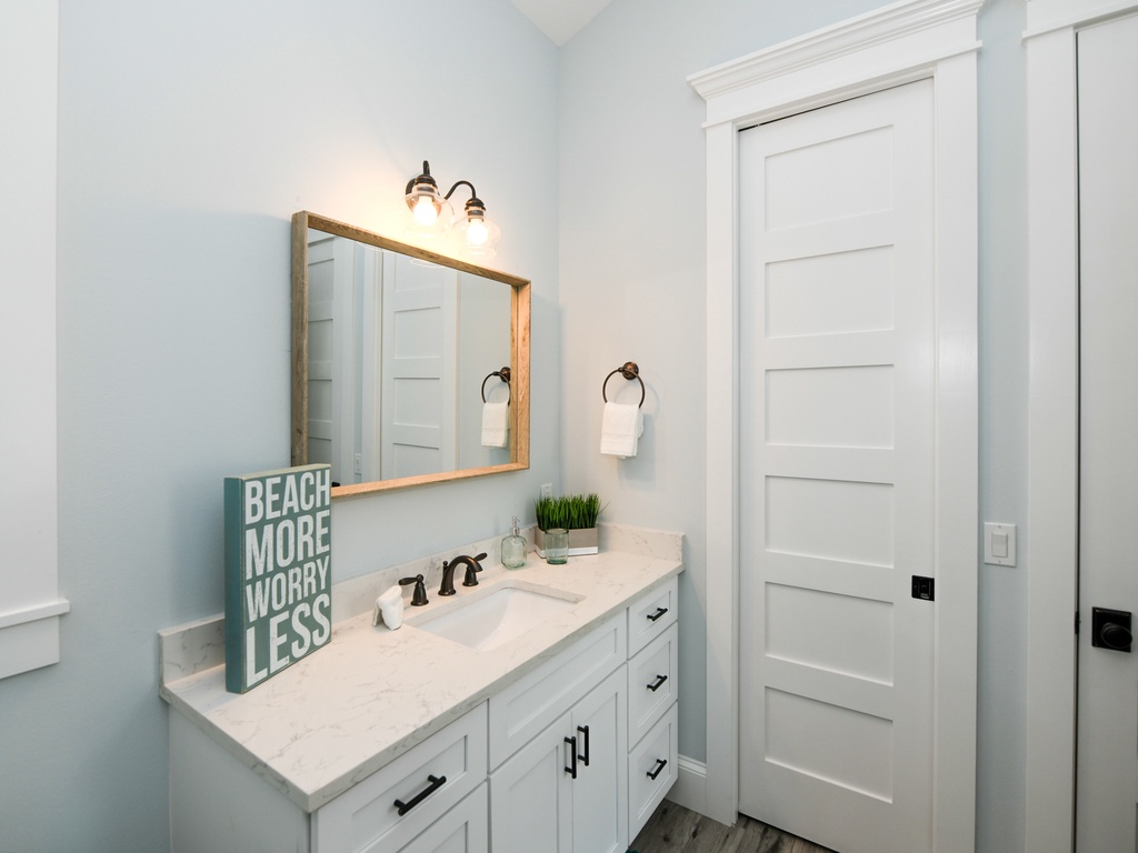 Fourth bedroom, Ensuite bathroom