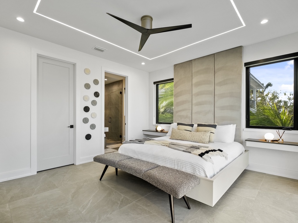 Secondary Bedroom, King