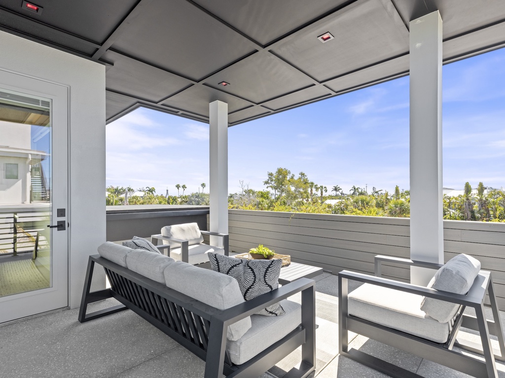 Balcony with Outdoor Lounge Seating