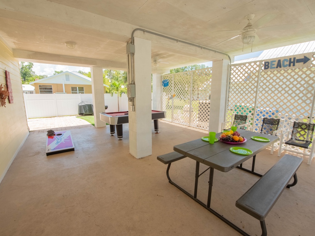 Covered Outdoor Area with Games - Pool and Corn hole