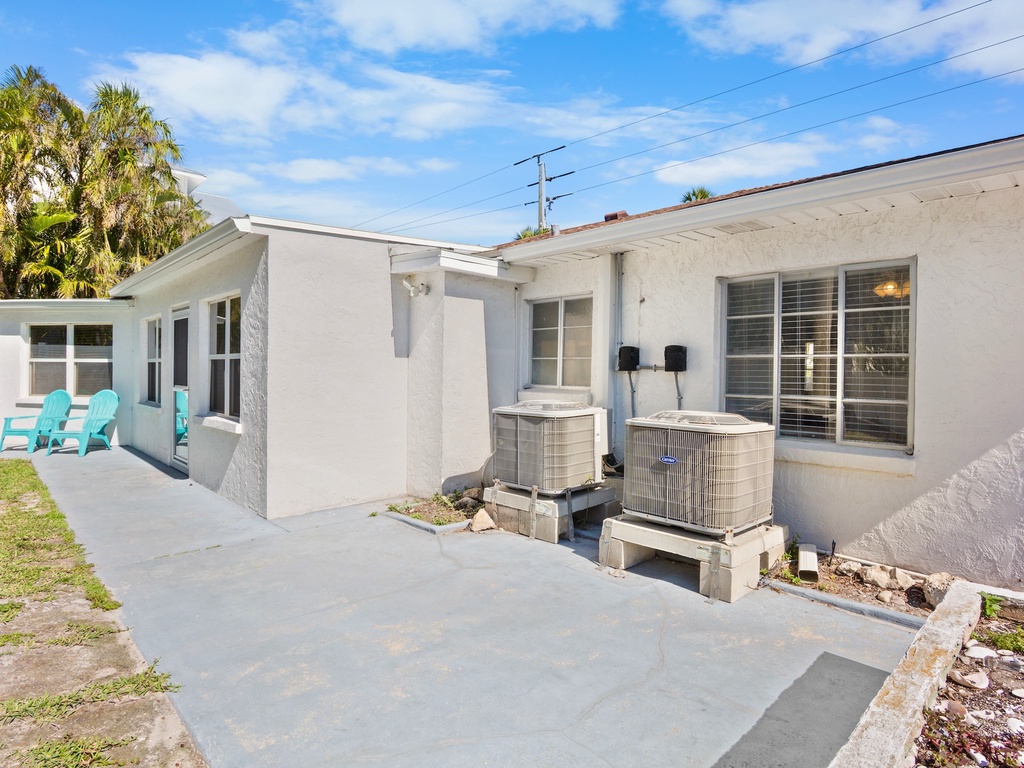 Starfish Cove B by AMI Locals