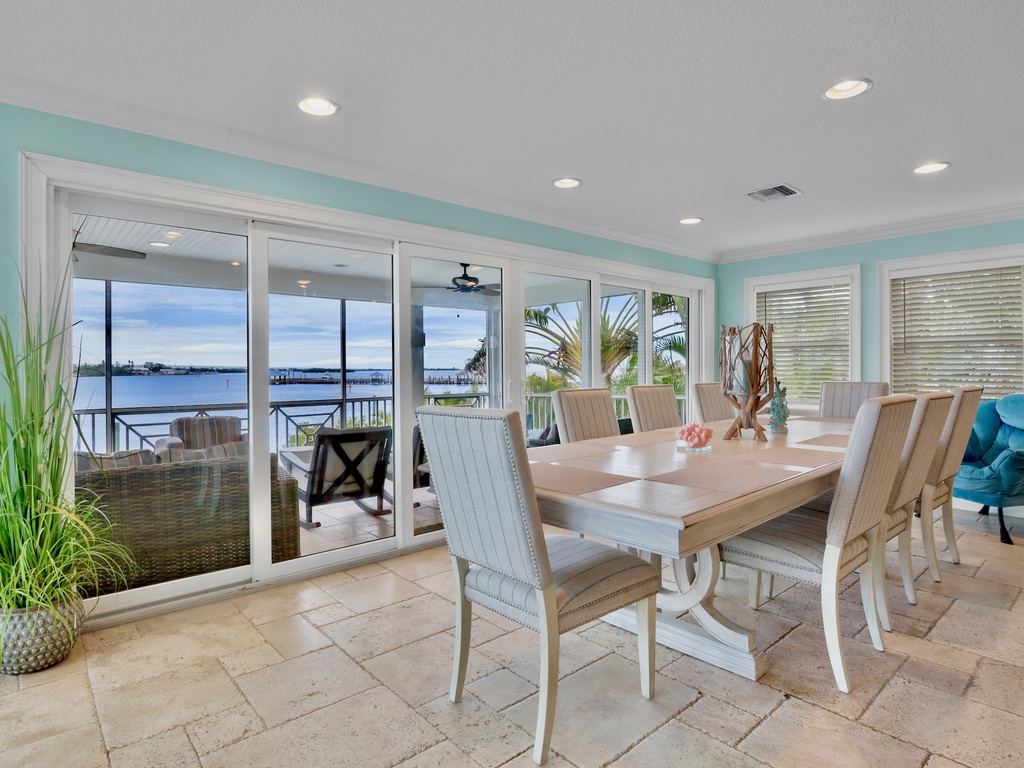 Dining - Balcony Views