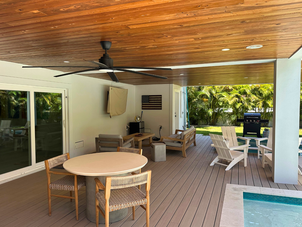 Outdoor seating Area with TV