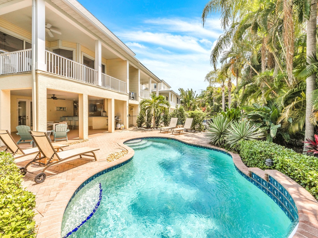 Dolphin House by Anna Maria Vacations