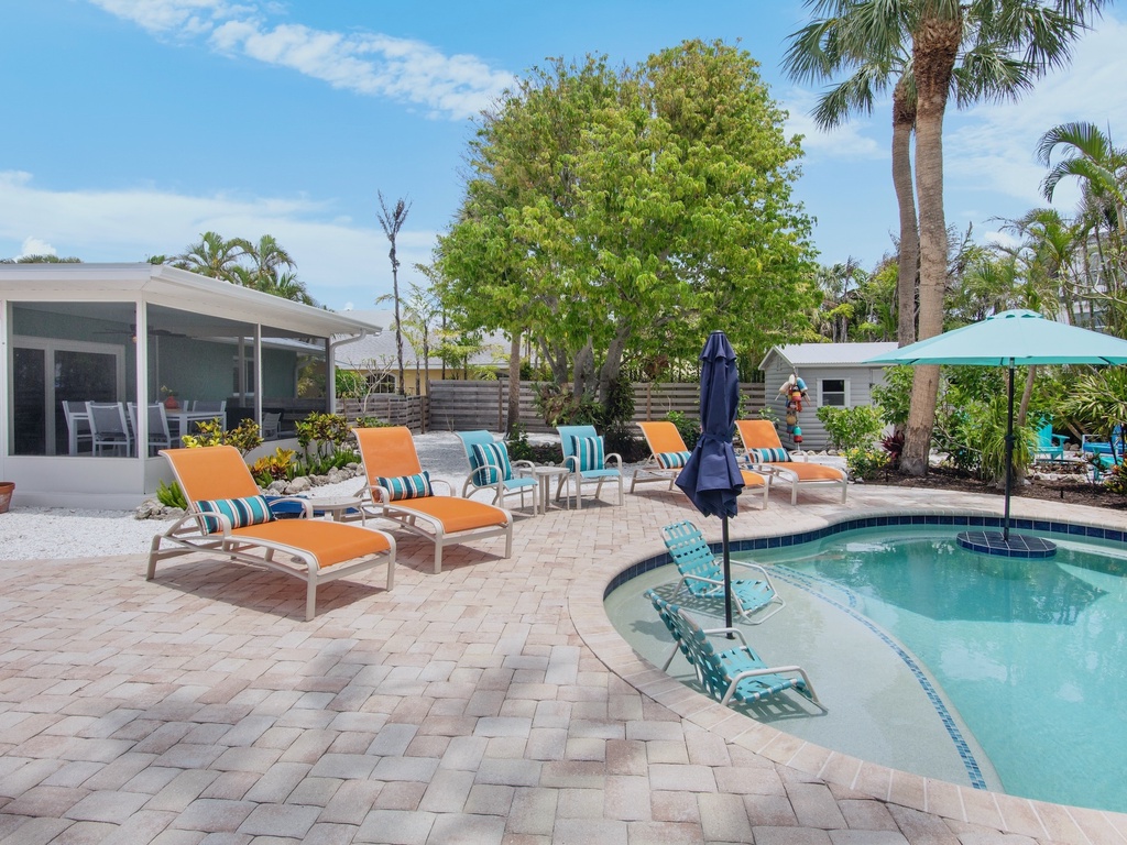 Poolside Loungers