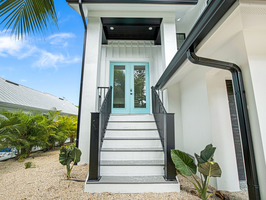 Inviting Entryway with Charm