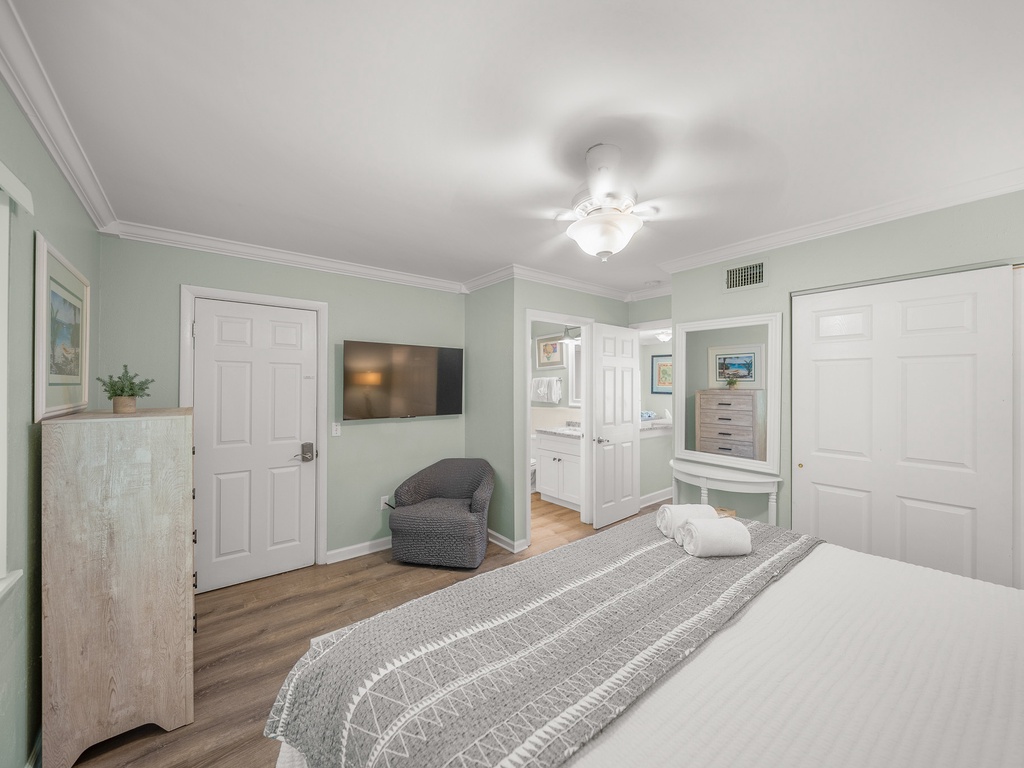 Primary Bedroom, King