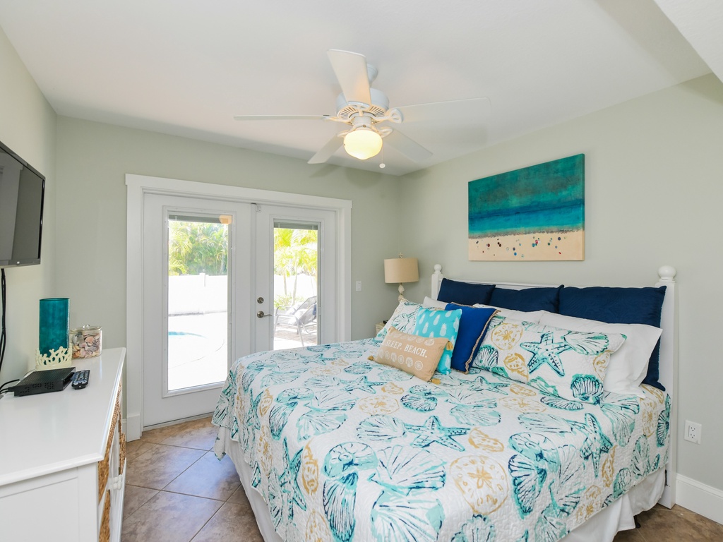 Primary Bedroom - Pool Access