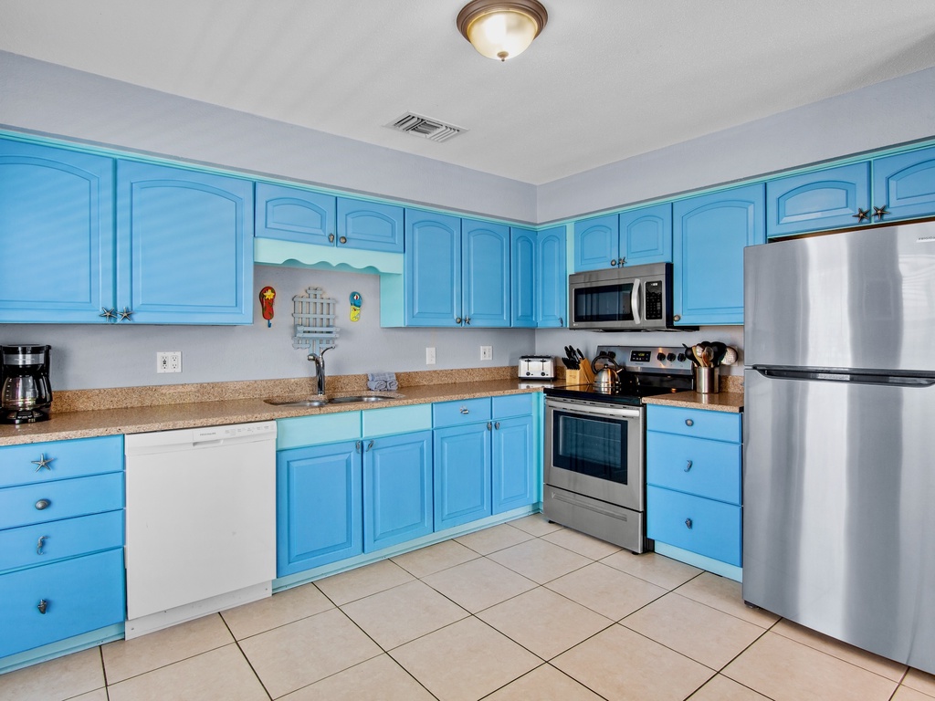 Fully equipped kitchen