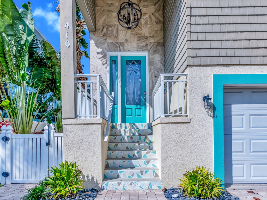 Inviting Entryway to Home