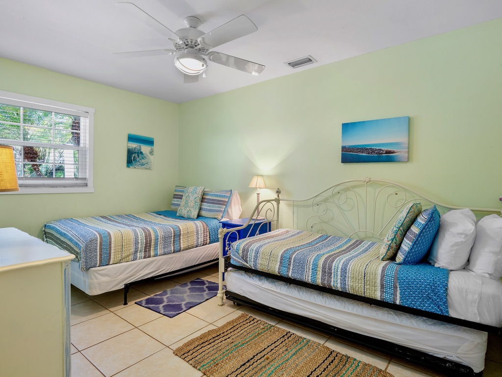 Second Bedroom, Two full beds