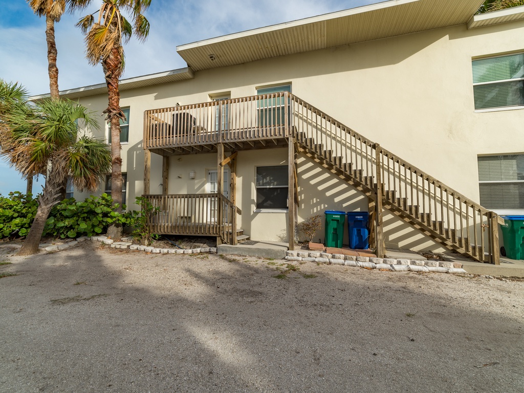 Captain Ron's Beach Pad