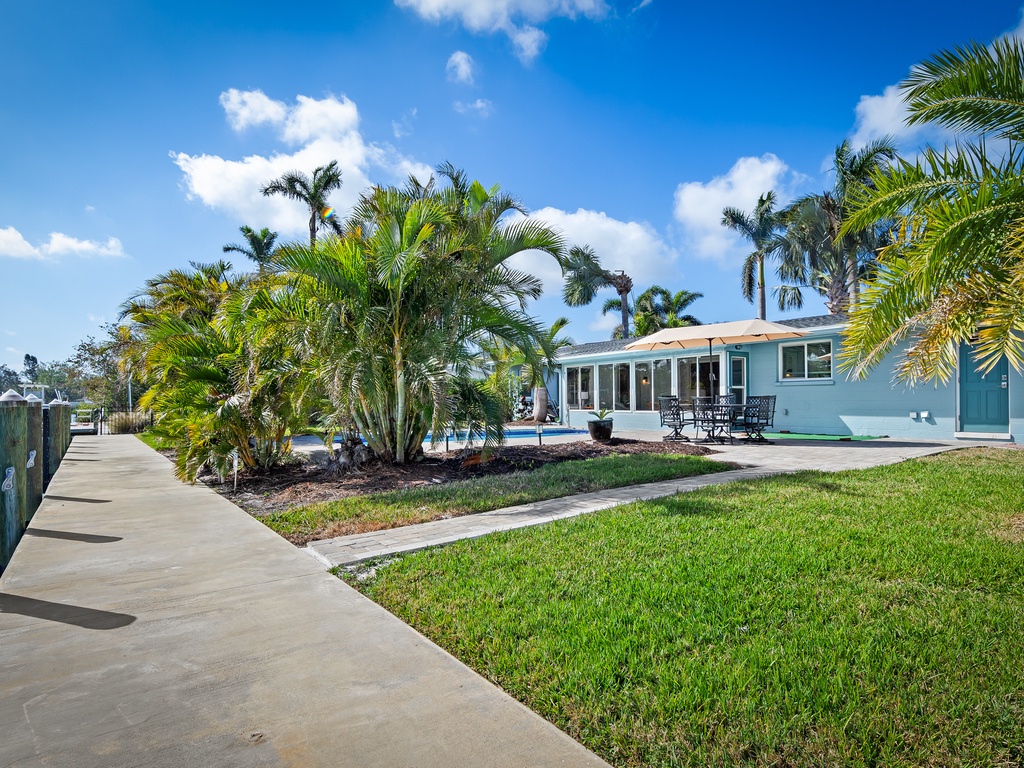 River House Retreat - AMI Locals