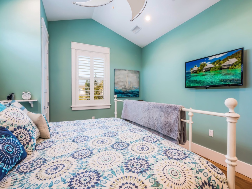 Second Bedroom, King