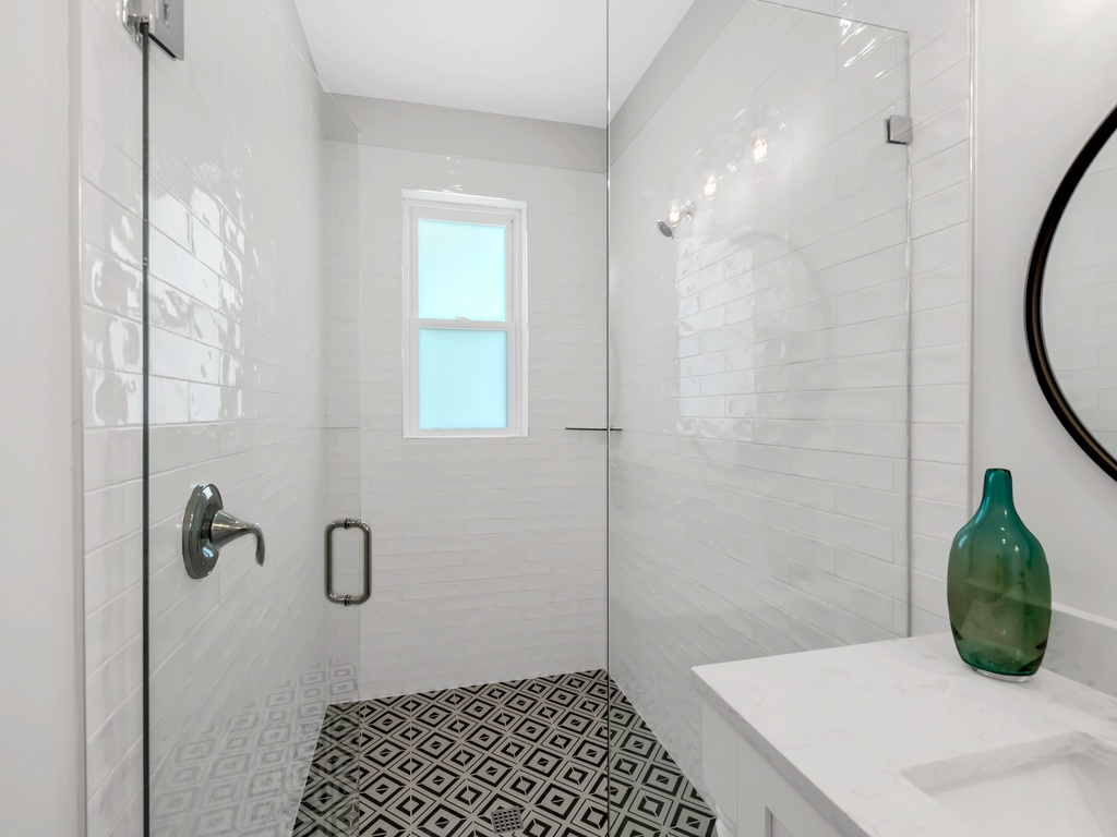 Primary En-Suite Bathroom