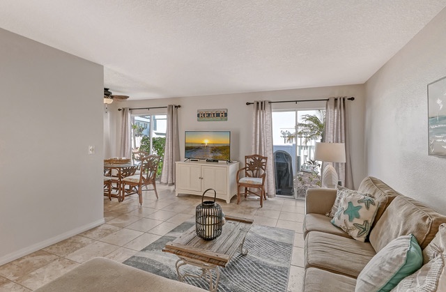 Dockside Bay Escape - AMI Locals