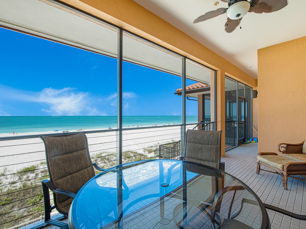 Balcony Dining and Beach Views
