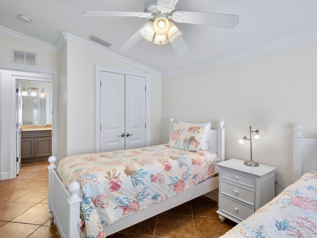 Third Bedroom, Two Twins