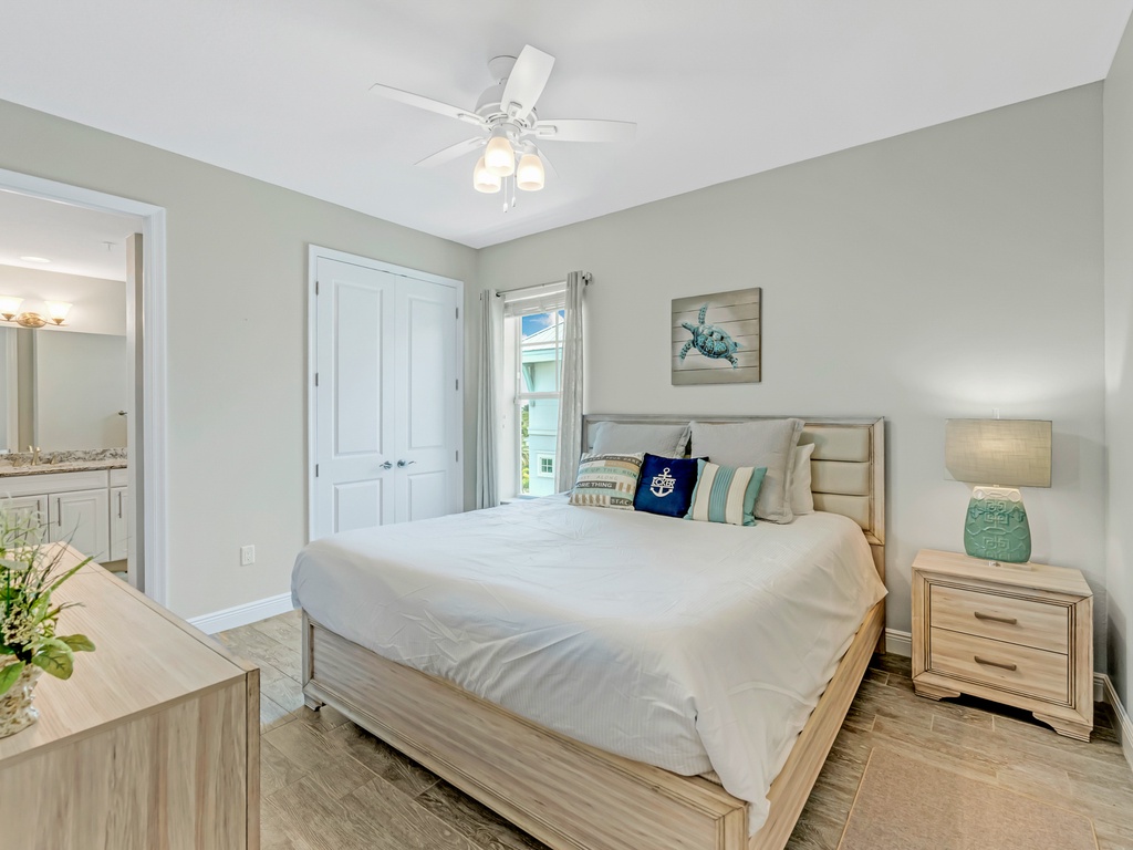 Second Bedroom - King