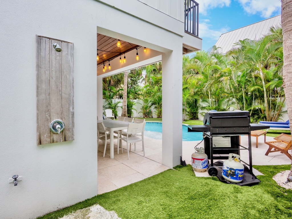 Outdoor dining with BBQ grill